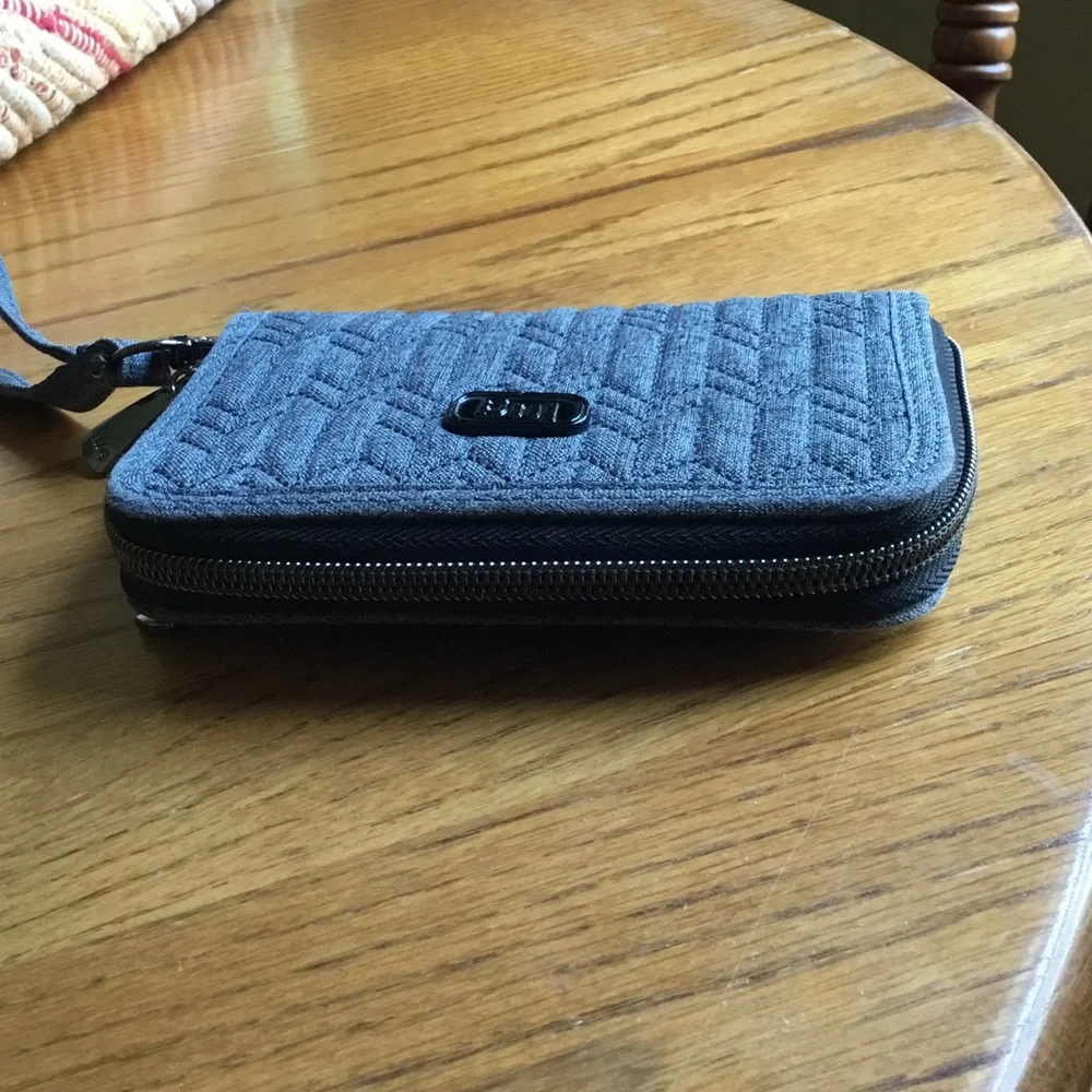 Lug Rodeo Quilted Dark Gray‎ RFID Wristlet Wallet Card Holder